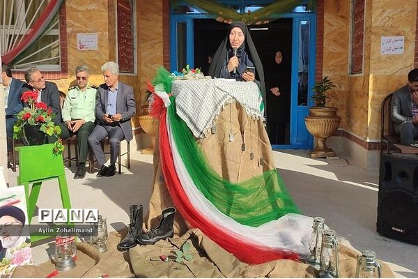 مراسم گرامیداشت هفته دفاع مقدس در مدرسه شاهد کوثر رباط کریم