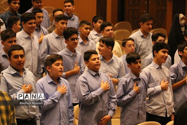 رونمایی از کتاب های «آرمان عزیز» و «حاج همت»