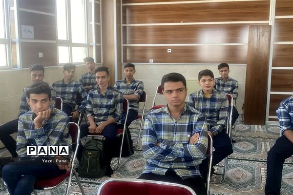 نواختن زنگ مهر، ایثار و مقاومت در هنرستان سلطنت طرازی ناحیه یک یزد