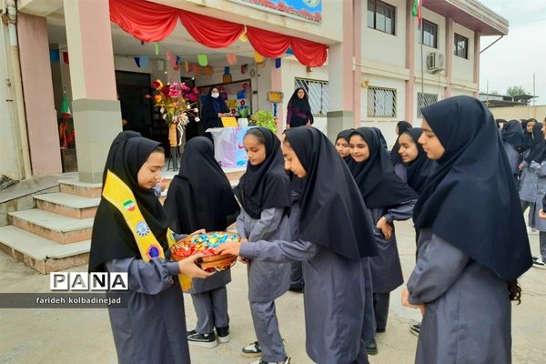 جشن آعاز ولایت امام زمان در دبیرستان عصمت گلوگاه