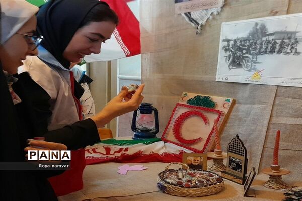 نمایشگاه دفاع مقدس جوانان جمعیت هلال احمر مانه و سملقان