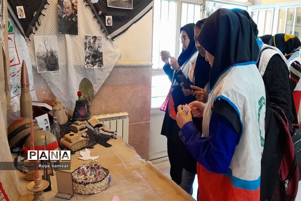 نمایشگاه دفاع مقدس جوانان جمعیت هلال احمر مانه و سملقان