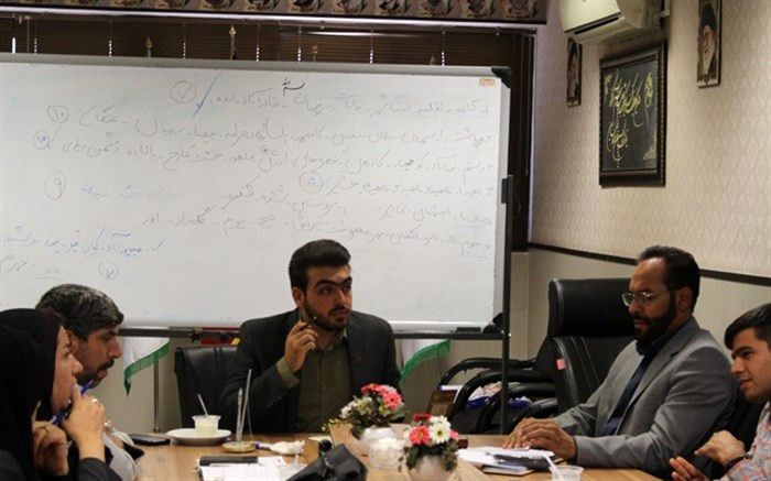 جشن عاطفه‌ها همزمان با سراسر کشور در مدارس فارس برگزار شد