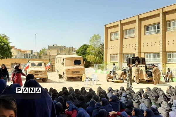 حضور کاروان مقاومت در مدرسه حضرت معصومه شهرستان فیروزکوه