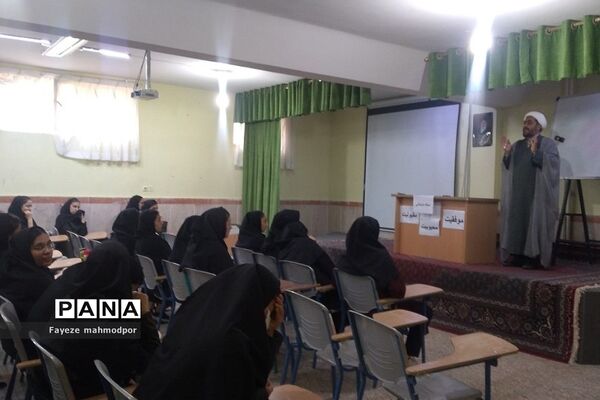 تشییع شهید گمنام در مدارس دخترانه رودهن