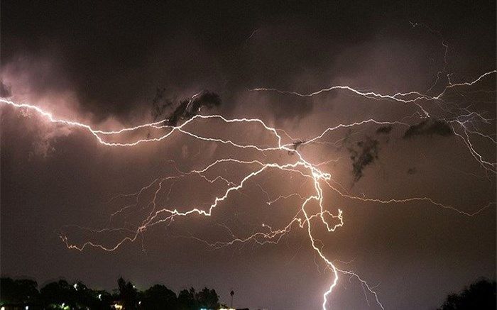 باران و رعدوبرق در ۸ استان