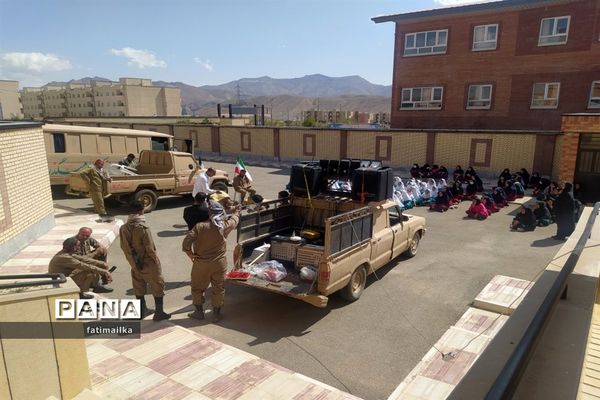 حضور کاروان مقاومت در دبیرستان دخترانه سردار سلیمانی فیروزکوه