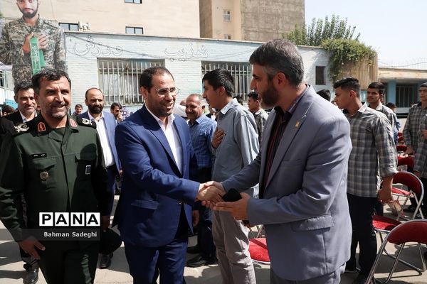 آیین افتتاحیه چهارمین دوره لاله‌های روشن