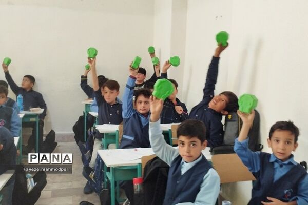 جشن عاطفه‌ها در دبستان دانش‌ رودهن