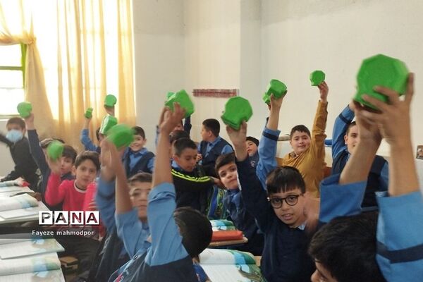 جشن عاطفه‌ها در دبستان دانش‌ رودهن