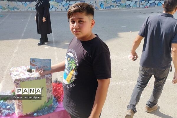 جشن عاطفه‌ها در دبستان دانش‌ رودهن