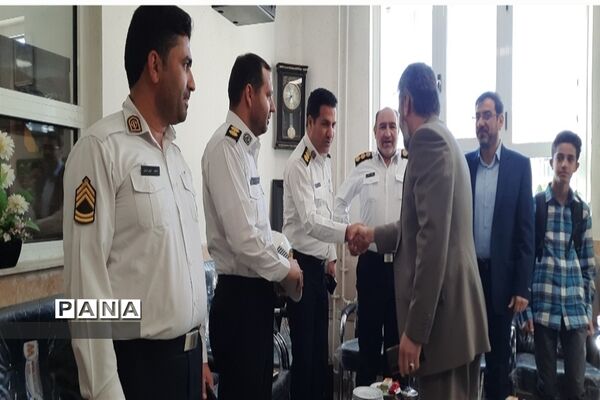 مراسم نواختن زنگ مهر و  تقدیر از فرزندان شهید سرهنگ جام دوست