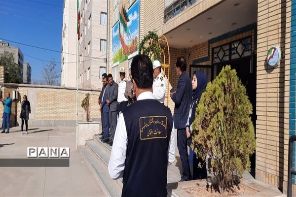 مراسم نواختن زنگ مهر و  تقدیر از فرزندان شهید سرهنگ جام دوست