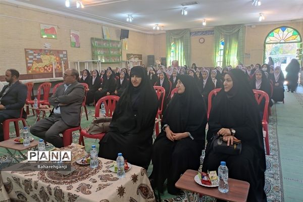 آیین رو نمایی از کتاب «به رسم عموقاسم» دل نوشته‌های دانش‌آموزان در دبستان شاهد لاله‌ها