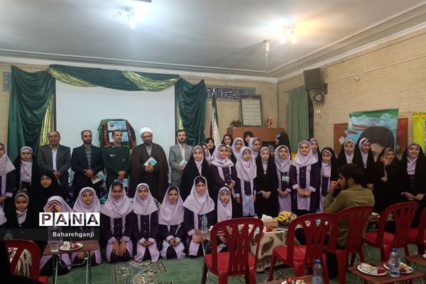 آیین رو نمایی از کتاب «به رسم عموقاسم» دل نوشته‌های دانش‌آموزان در دبستان شاهد لاله‌ها