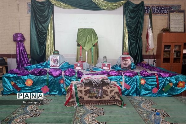 آیین رو نمایی از کتاب «به رسم عموقاسم» دل نوشته‌های دانش‌آموزان در دبستان شاهد لاله‌ها