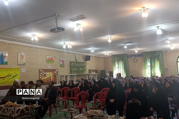 آیین رو نمایی از کتاب «به رسم عموقاسم» دل نوشته‌های دانش‌آموزان در دبستان شاهد لاله‌ها