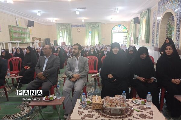 آیین رو نمایی از کتاب «به رسم عموقاسم» دل نوشته‌های دانش‌آموزان در دبستان شاهد لاله‌ها
