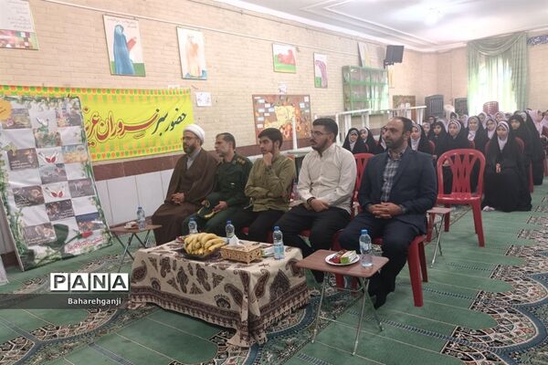 آیین رو نمایی از کتاب «به رسم عموقاسم» دل نوشته‌های دانش‌آموزان در دبستان شاهد لاله‌ها