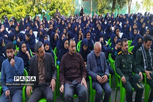 برگزاری مراسم دفاع مقدس در آموزشگاه دخترانه علامه مجلسی شهرستان پیشوا