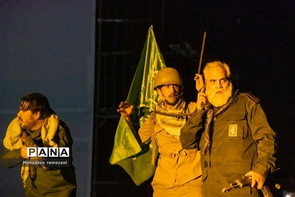 نمایش بزرگ میدانی نوری در نیمروز در بوستان کوهشار