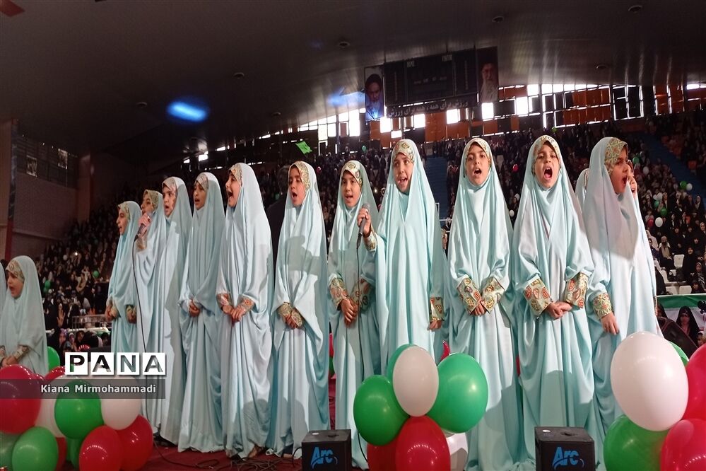 اجرای سرود دختر ایران در شهرستان رودخانه/فیلم