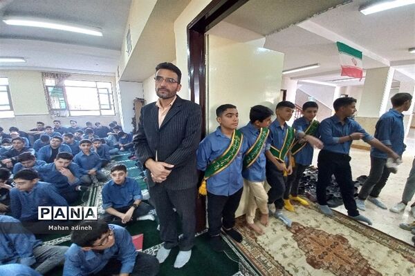مراسم تجدید پیمان با شهید گمنام در دبیرستان علامه حلی۲ شهر جدید پرند