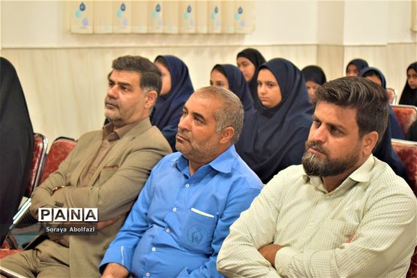 جشن عاطفه‌ها در مدرسه حضرت مریم اردکان