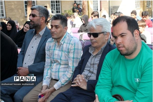 آیین نواختن زنگ ایثار و شهادت در دبیرستان پسرانه نابینایان امید