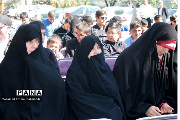 آیین نواختن زنگ ایثار و شهادت در دبیرستان پسرانه نابینایان امید
