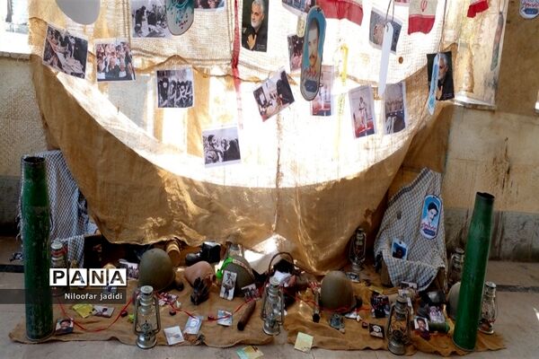 برگزاری مراسم گلباران مزار شهدا و نمایشگاه دفاع مقدس در شهرستان رباط کریم