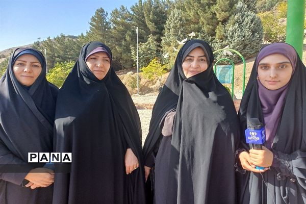 غباررویی و گل‌افشانی شهدای گمنام کوه صفه با حضور بانوان شاغل اداره‌کل اصفهان