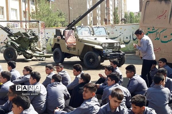 تشییع پیکر مطهر شهید گمنام در 2 مدرسه رودهن‌