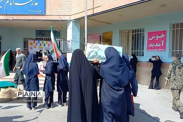 تشییع پیکر مطهر شهید گمنام در 2 مدرسه رودهن‌