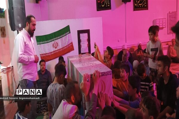 لاله‌های آسمانی در شهر پرند