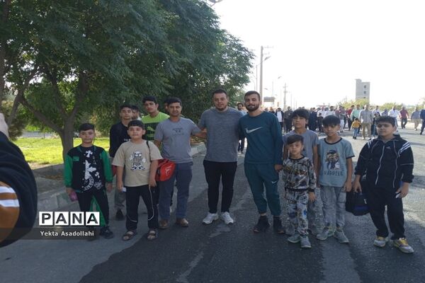 همایش بزرگ پیاده‌روی خانوادگی در شهرستان رباط‌کریم
