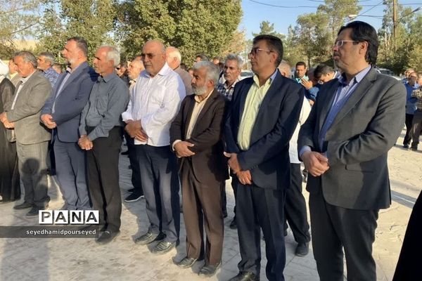 ادای احترام به شهدای دفاع مقدس ابرکوه به مناسبت هفته دفاع مقدس