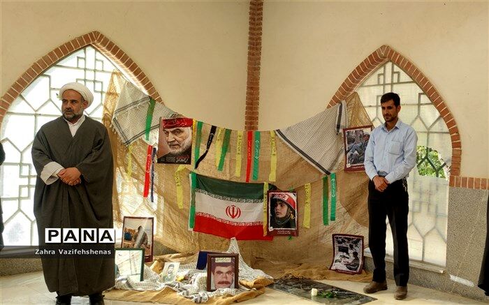 برگزاری یادواره شهدا به مناسبت هفته دفاع مقدس در امامزاده روستای فجرآباد/فیلم
