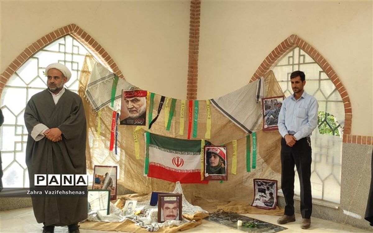 برگزاری یادواره شهدا به مناسبت هفته دفاع مقدس در امامزاده روستای فجرآباد/فیلم