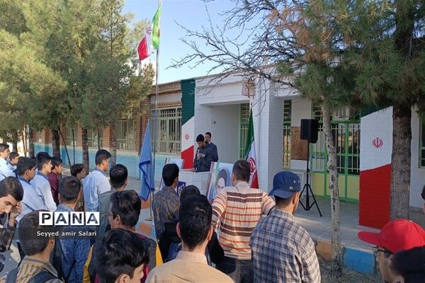 برگزاری هفته دفاع مقدس در دبیرستان تیزهوشان شهید بهشتی کاشمر