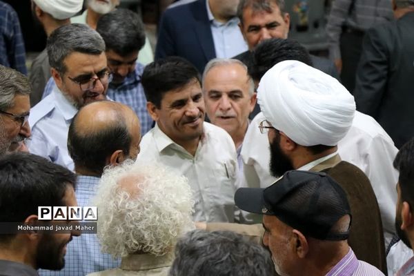 خداحافظی نمازگزاران جمعه با امام جمعه شهرستان قدس