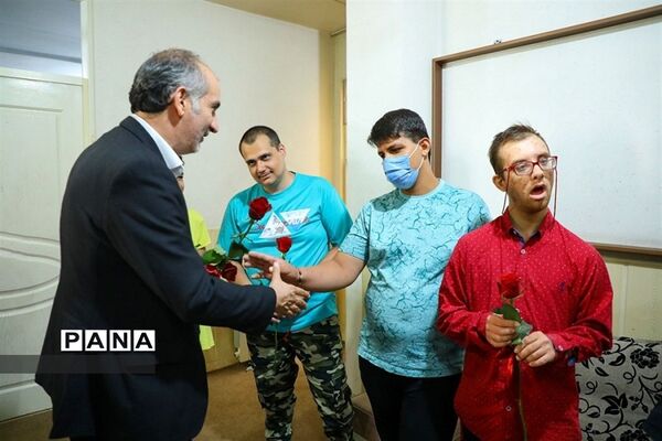 دیدار شهردار فردیس با معلولان ذهنی موسسه خیریه توانبخشی سرای رادمهر
