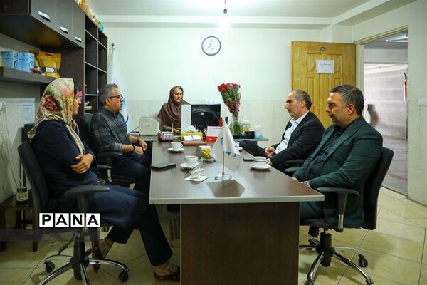 دیدار شهردار فردیس با معلولان ذهنی موسسه خیریه توانبخشی سرای رادمهر