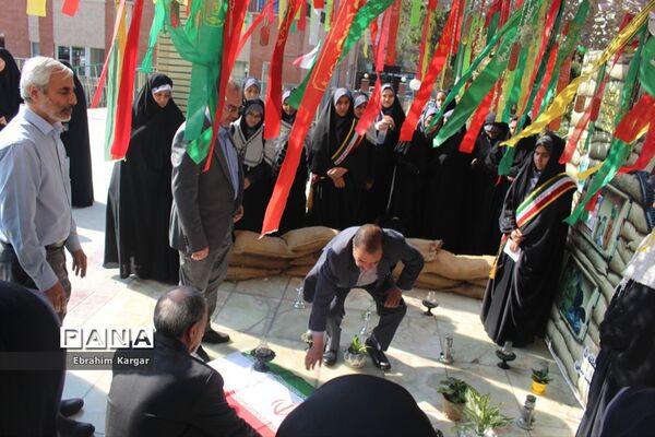 تجدید میثاق دانش‌آموزان مدرسه شاهد شهدای اکباتان با شهید گمنام
