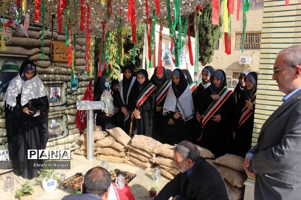 تجدید میثاق دانش‌آموزان مدرسه شاهد شهدای اکباتان با شهید گمنام