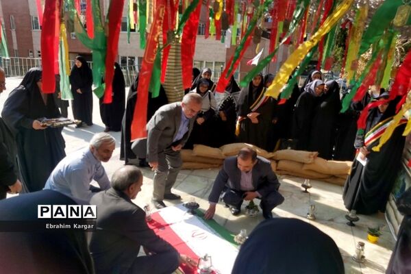 تجدید میثاق دانش‌آموزان مدرسه شاهد شهدای اکباتان با شهید گمنام