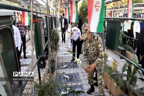 برگزاری مراسم آیین لاله‌ها در امامزاده محمد کرج