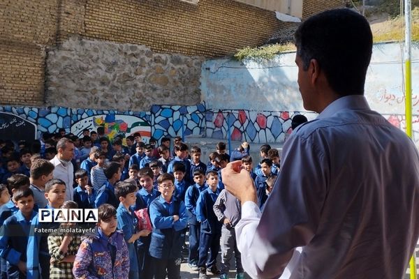 مراسم گرامیداشت روز آتش‌نشان در دبستان دانش رودهن