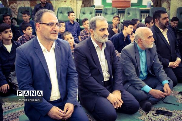نماز جماعت دانش‌آموزی در راستای اجرای طرح( نور چشم)