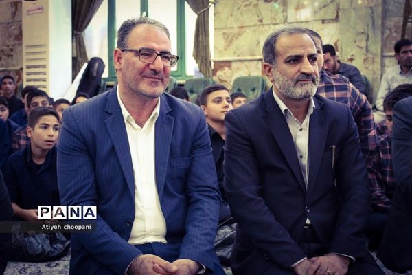 نماز جماعت دانش‌آموزی در راستای اجرای طرح( نور چشم)